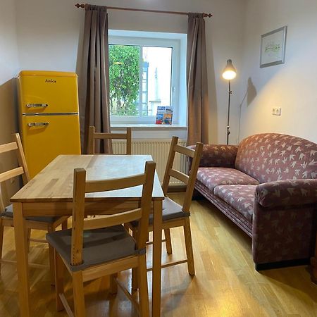 Apartment In Historic Town House Gmunden Esterno foto