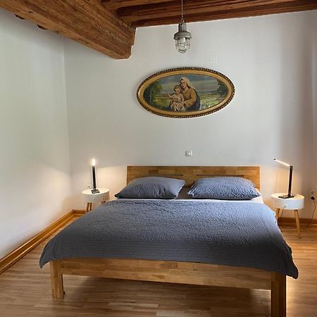 Apartment In Historic Town House Gmunden Esterno foto